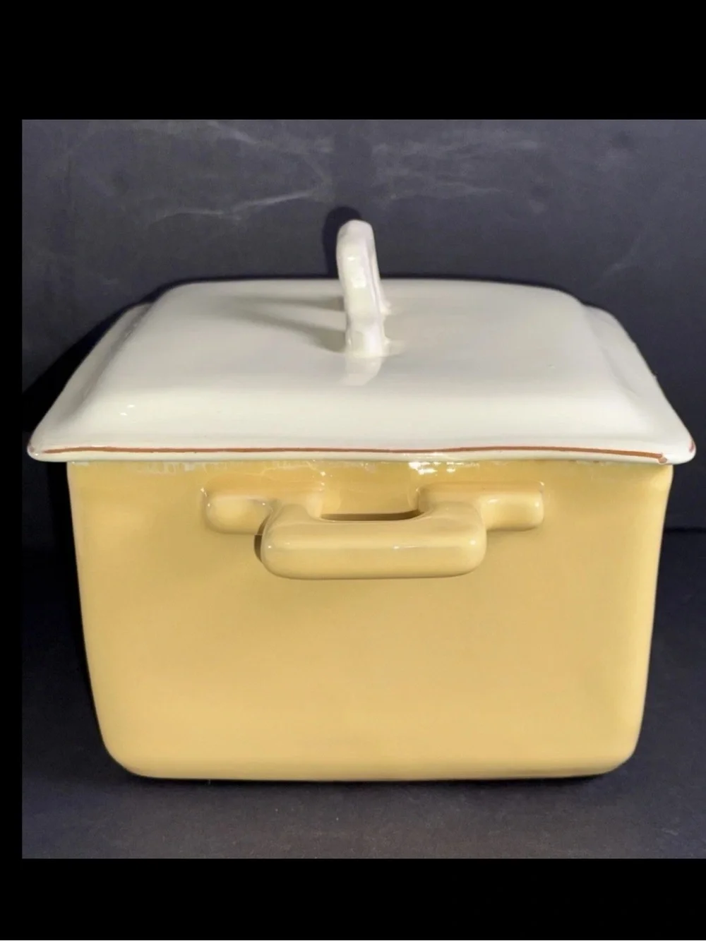 Vietri Cucina Fresca Casserole & Lid 1.75 Quart Square Cream Saffron